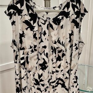 Kasper Monochrome Floral Women's Blouse